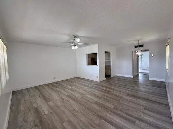 45 Easthampton B, West Palm Beach, FL