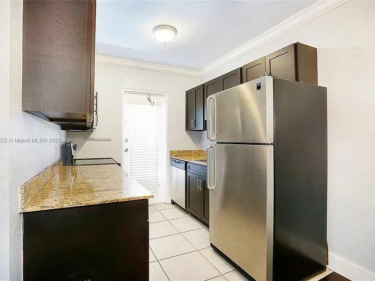 95 Edgewater Dr #206 — Photo 5