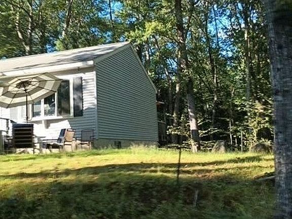 2nd image of 27 Bass Rd