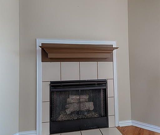 5th image of 911 Fieldstone Ct