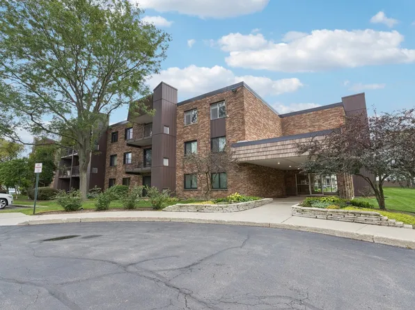 522 E Algonquin Rd APT 201, Schaumburg, IL 60173