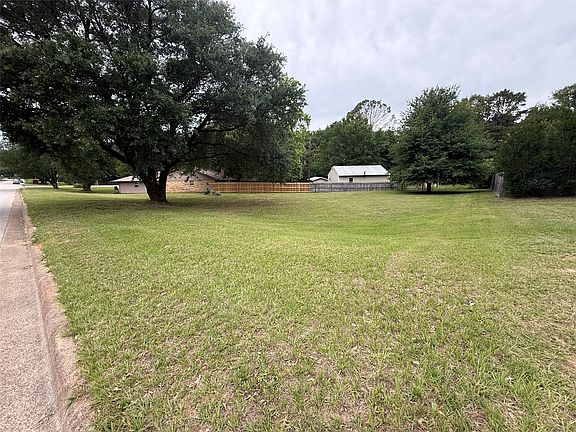 2nd image of 3303 Bogota St