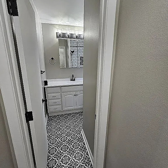 2740 South Rd #G4 — Photo 6
