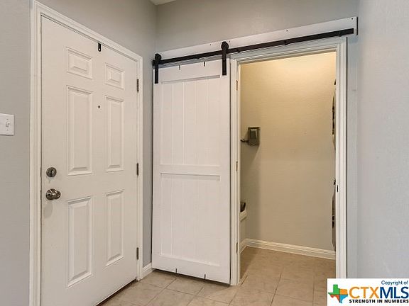 4th image of 409 Star Thistle St