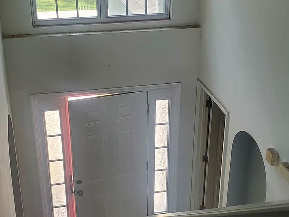 3rd image of 231 Churchill Ct