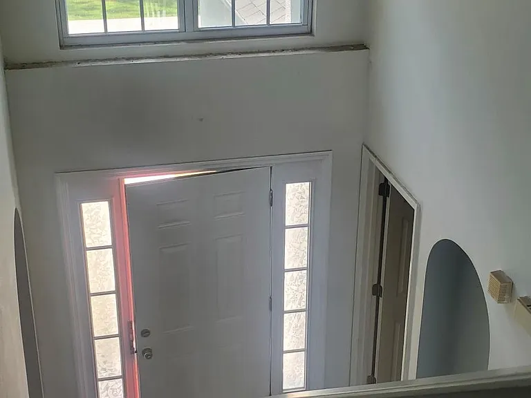 231 Churchill Ct — Photo 3