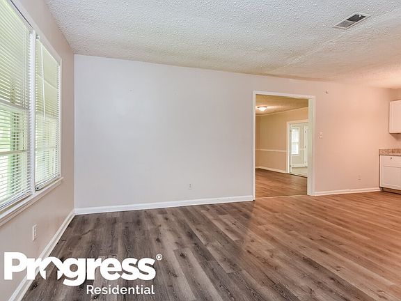 3rd image of 3680 Wood St