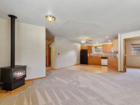 3rd image of 3070 Glenhaven Dr