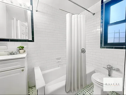 Rented by DALLAL | media 7