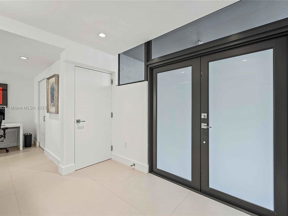 1st image of 161 Crandon Blvd APT 316