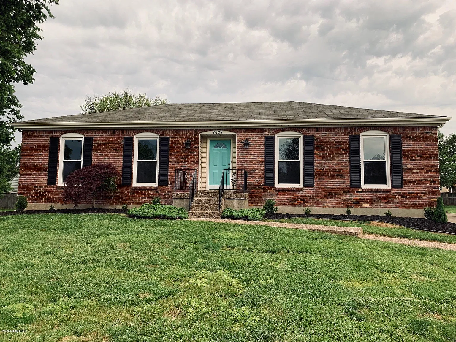 2807 Summerfield Dr photo 1