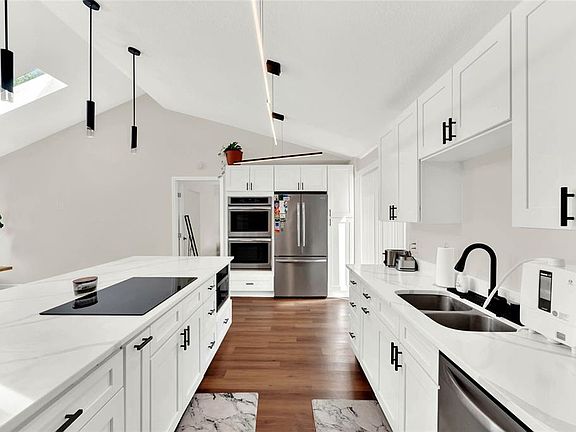 5th image of 1790 Sun Ridge Dr
