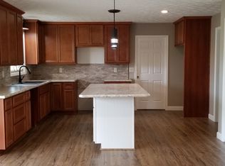 214 Arrowhead Dr, Troy, IL