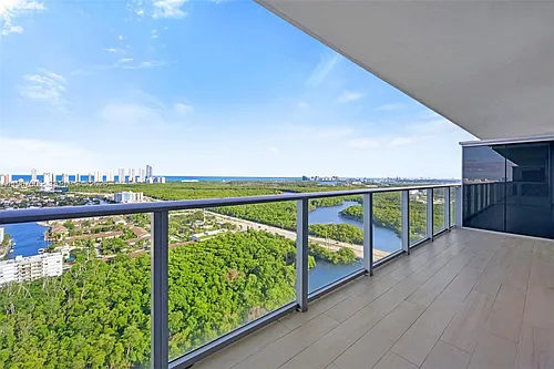 16385 Biscayne Blvd #3020 Photo 1