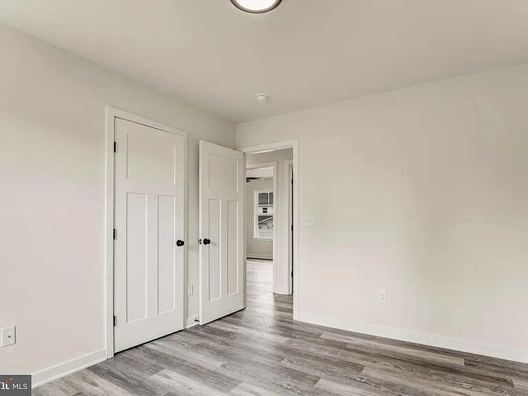 19 Carol St — Photo 33
