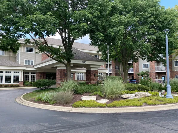 605 Barrington Ave APT 304, Dundee, IL 60118