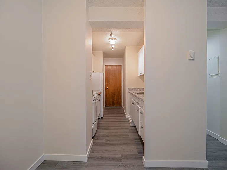 Clift House Apartments — Photo 21