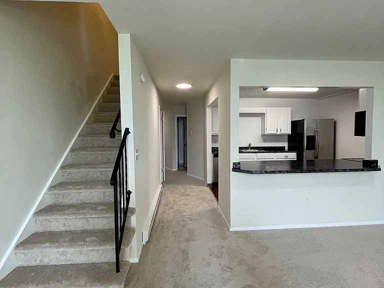 Skidmore Apartments — Photo 25