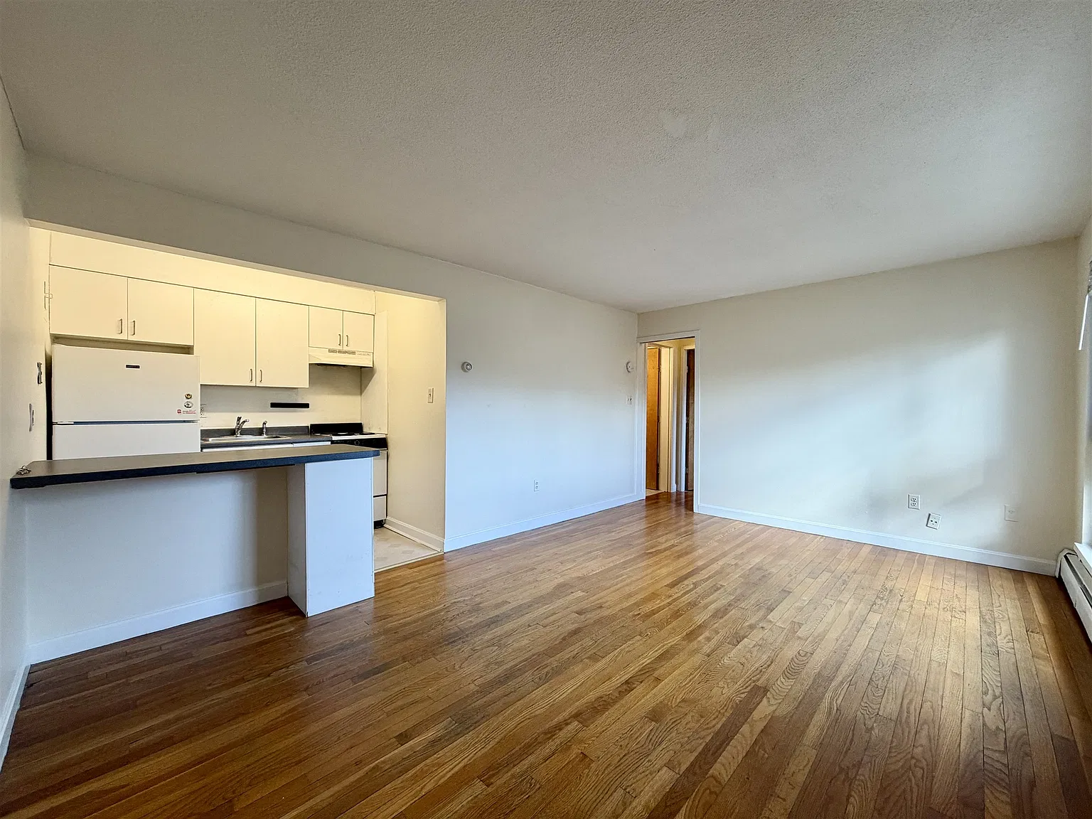1 bed, 650 sqft, $2,500 — Photo 2