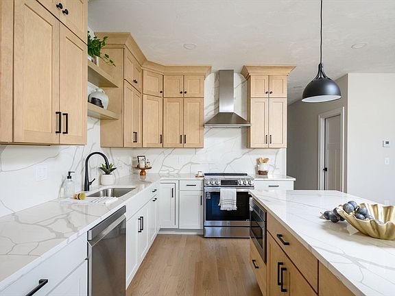 4th image of 42 Metacomet Rd #42