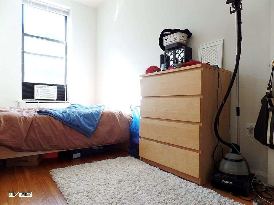 2nd image of 105 W 75th St APT 4A