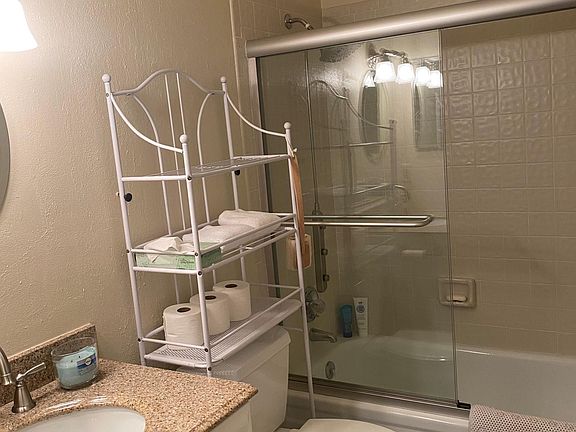 5th image of 3216 S Lakeview Cir APT 202