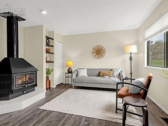 3rd image of 5509 Mansfield Ct
