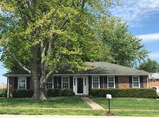 860 Kingsway Dr, Versailles, KY 40383