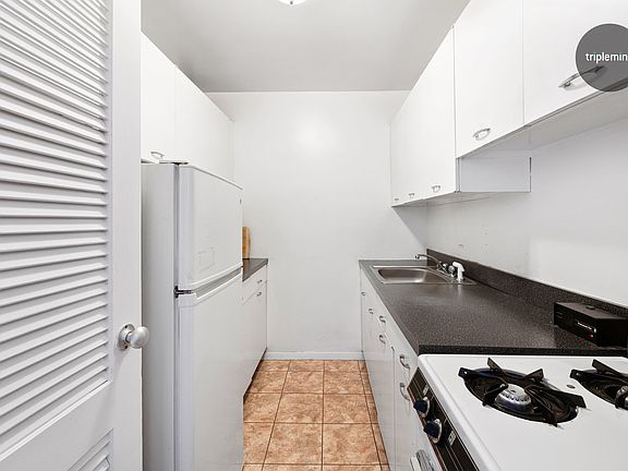 5th image of 205 W End Ave APT 15T
