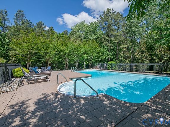 4th image of 8452 Mount Eagle Rd