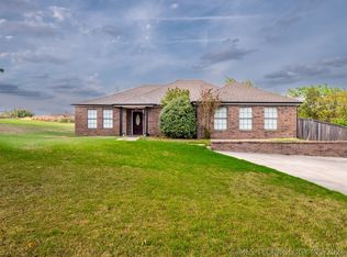 909 Fireside Estate Rd, McAlester, OK 74501