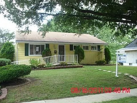 9107 Wallace Rd photo 1