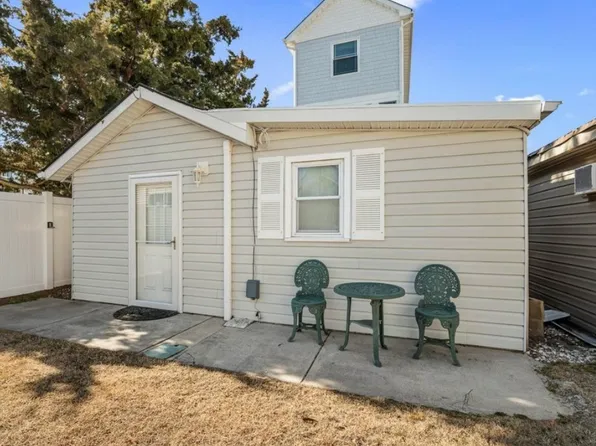 228.5 W Walnut Ave, Wildwood, NJ 08260