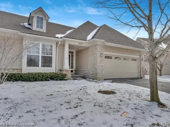 373 Stony Lake Dr, Oxford, MI 48371