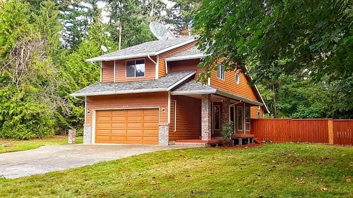 1st image of 15518 Topaz Dr SE