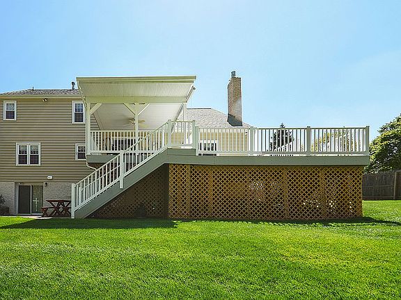4th image of 404 Saint Anns Cir
