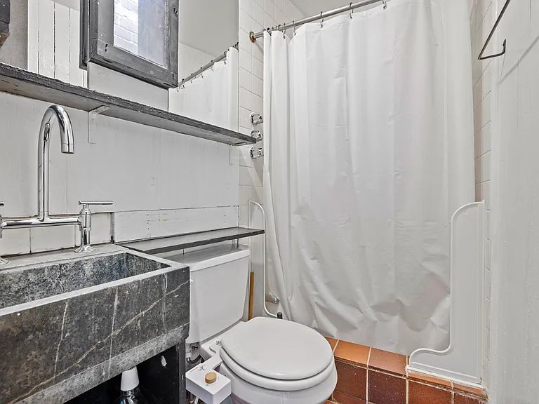 712 Filbert St #R — Photo 36