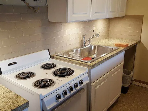 7720 SW Barnes Rd Unit F, Portland, OR 97225