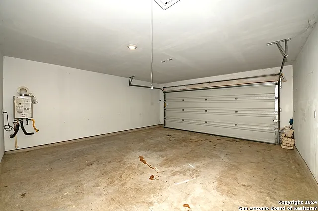 7927 Dovers Den — Photo 32
