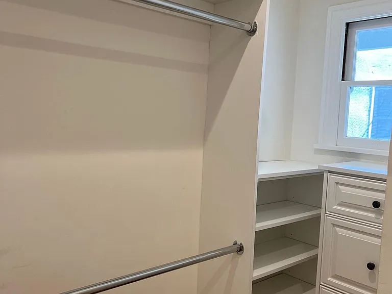 156 S Spalding Dr — Photo 16