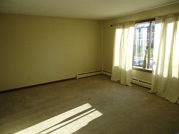 4th image of 950 Vernon St