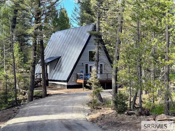 2773 NE Sagehen Dr, Island Park, ID 83429