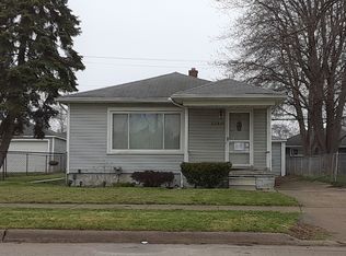 22841 E Thirteen Mile Rd, Saint Clair Shores, MI 48082