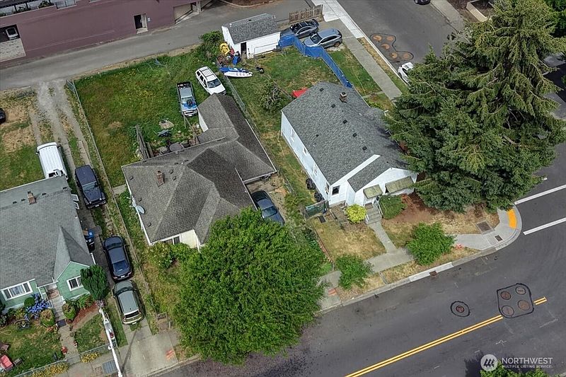 5th image of 75 Williams Avenue S