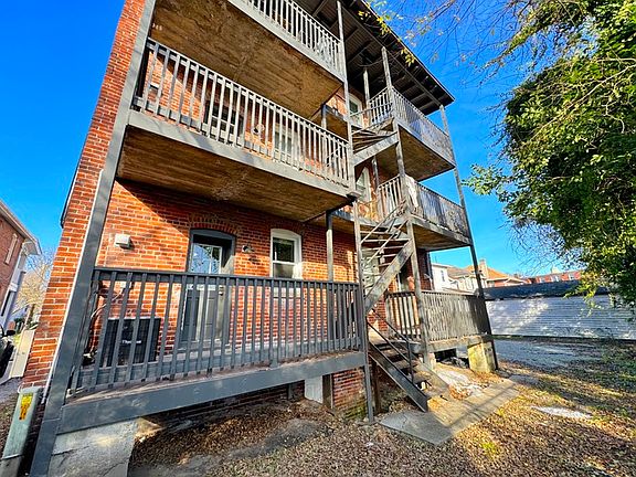 4th image of 527 37th St #4