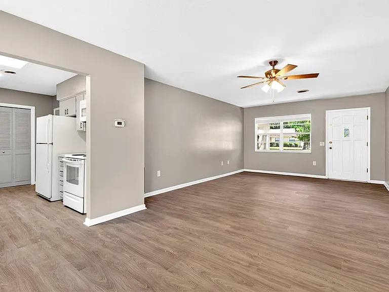 3423 SW 27th St — Photo 14