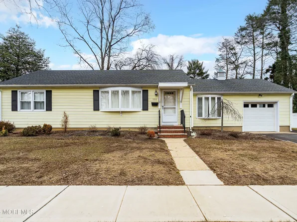 121 Lake Shore Drive, Red Bank, NJ 07701
