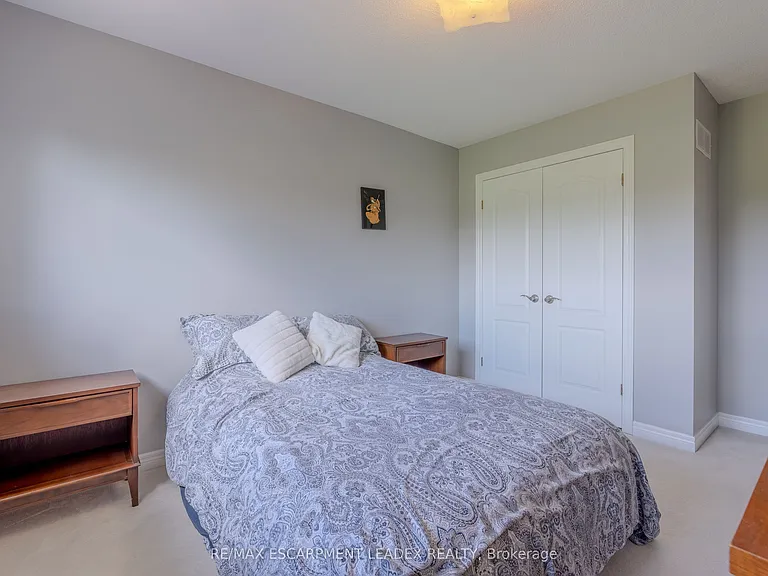 26 Olivia Pl — Photo 21