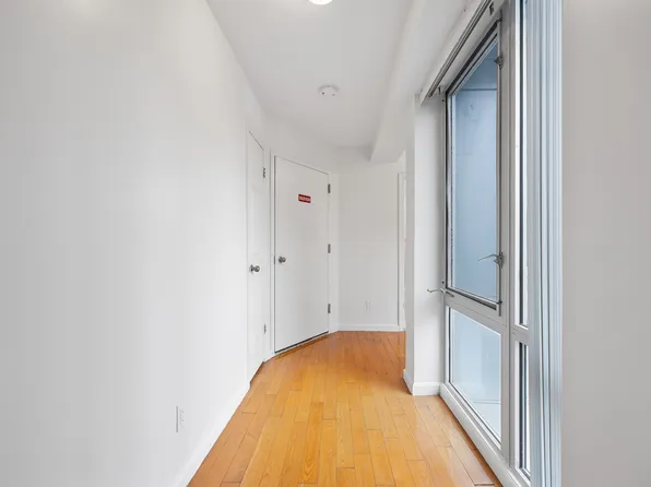 139-30 34th Avenue image 4 of 20