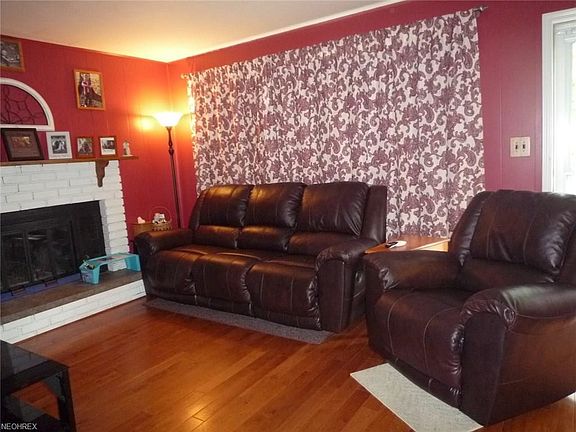 Just look at those beautiful floors!